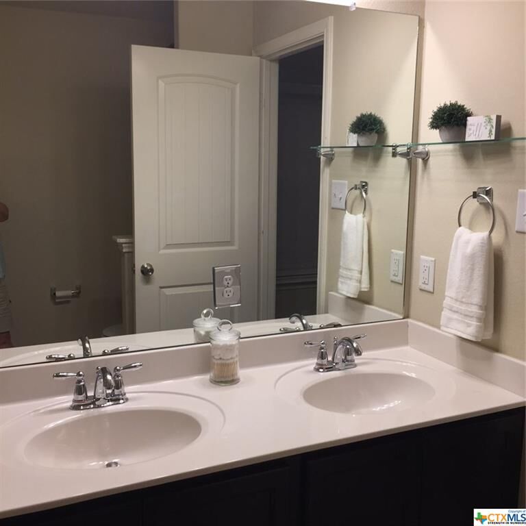 Property Photo:  2006 Ridge View  TX 78666 