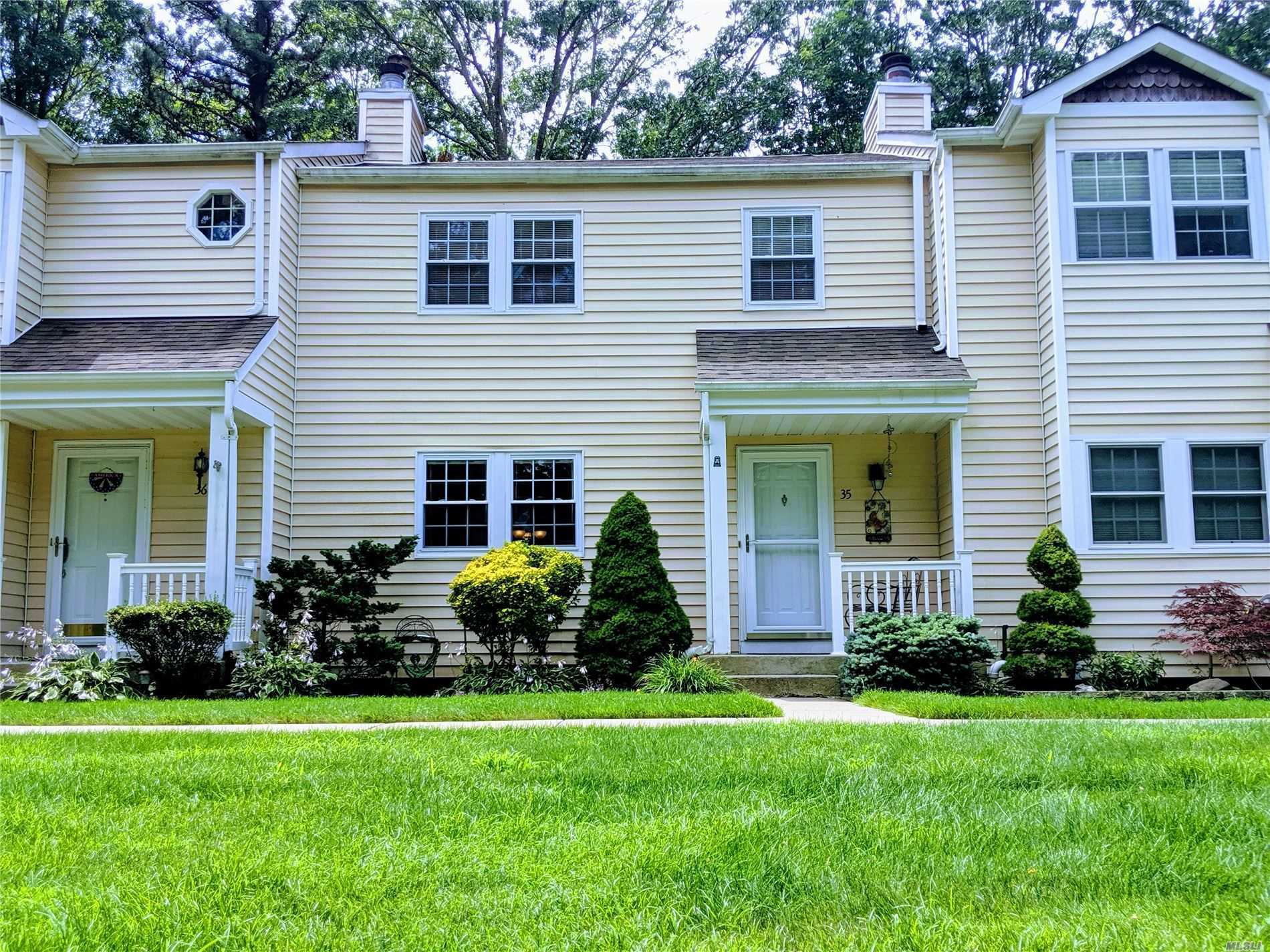 Property Photo:  35 Rutledge Commons Commons  NY 11980 
