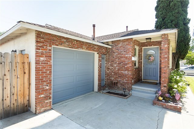 Property Photo:  2405 W Ash Avenue  CA 92833 