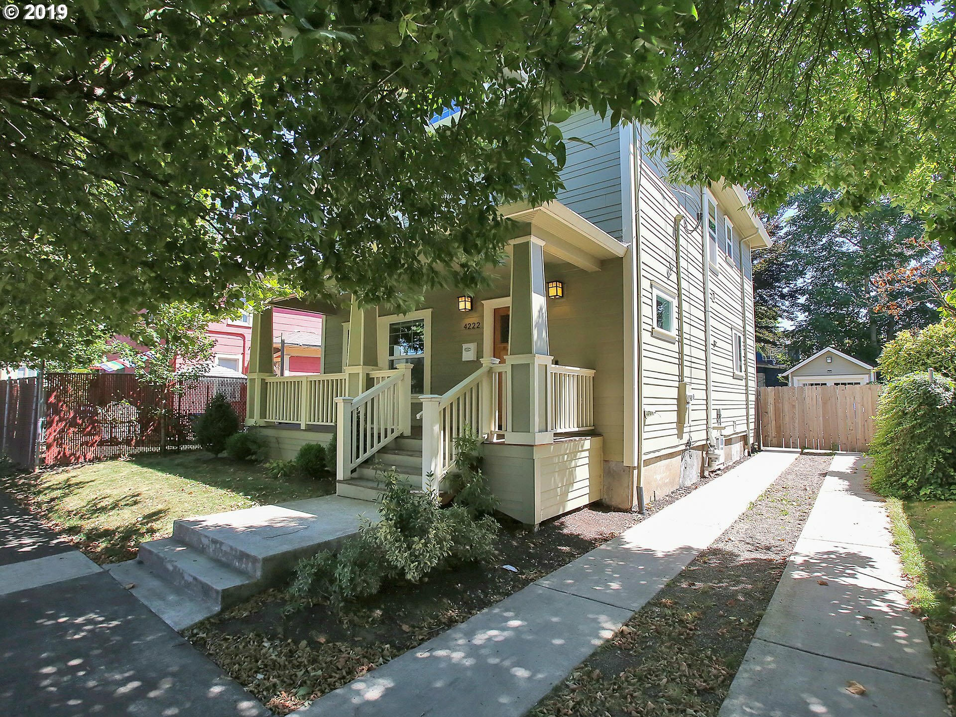 Property Photo:  4222 NE Cleveland Ave  OR 97211 