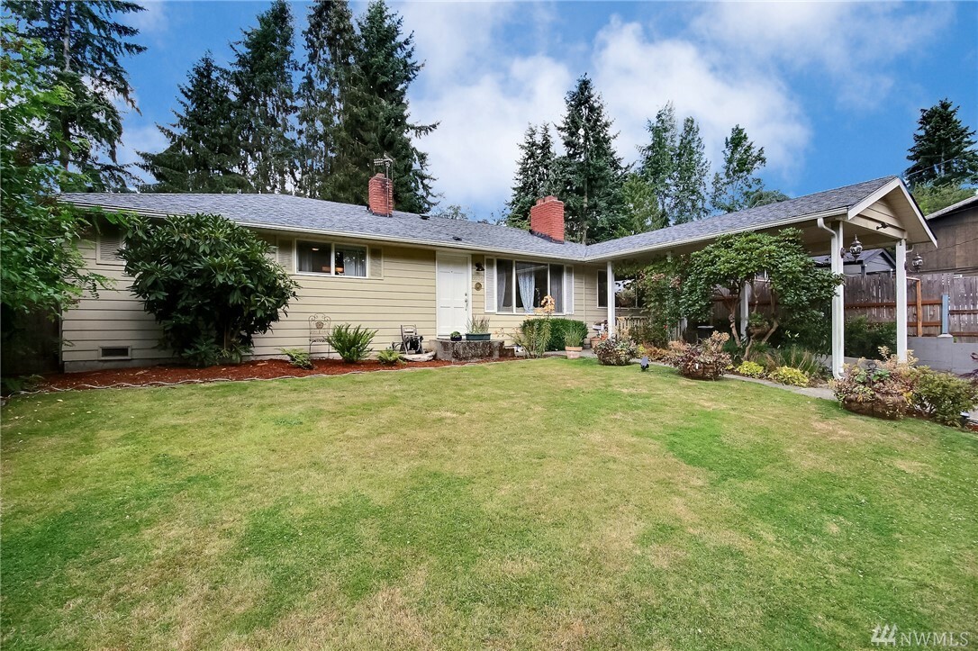 Property Photo:  8524 E Xavier Way  WA 98208 