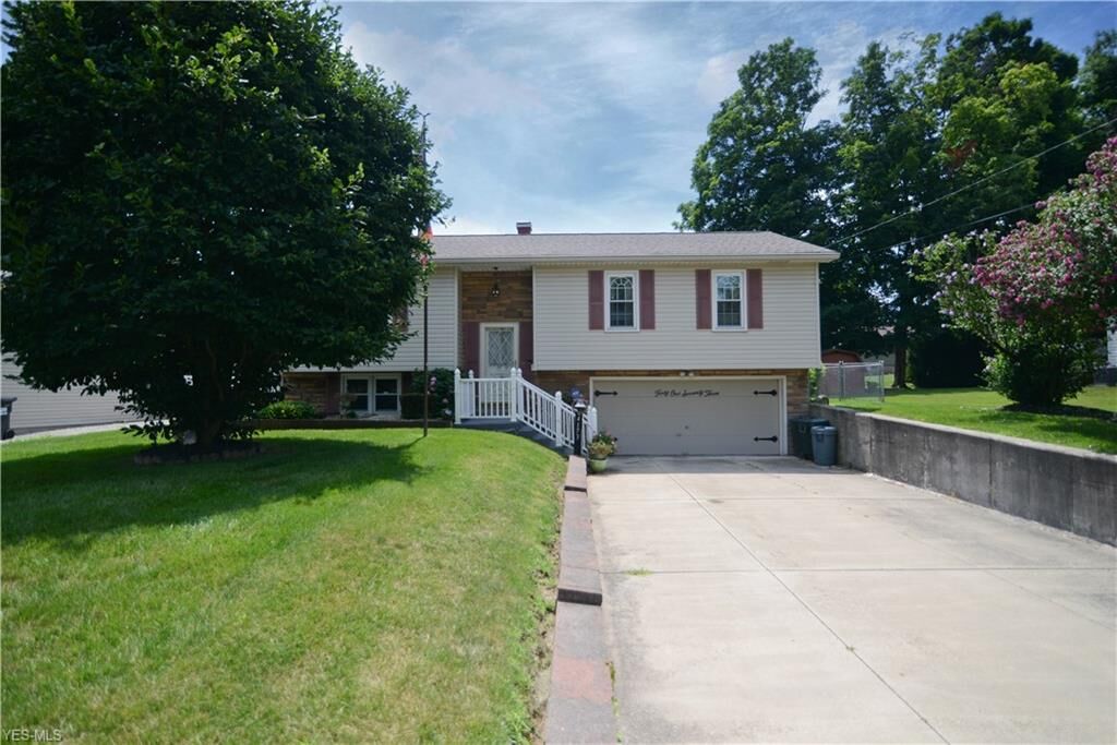 Property Photo: 4173 Nottingham Avenue OH 44511