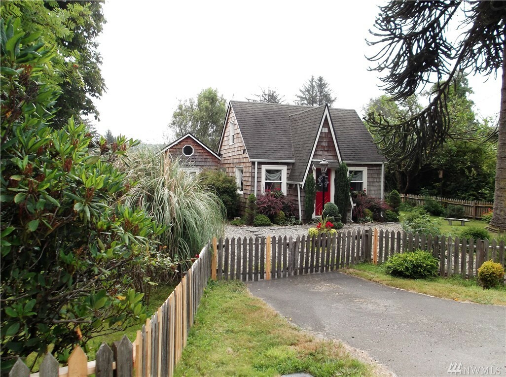 Property Photo:  1888 SR 105  WA 98547 