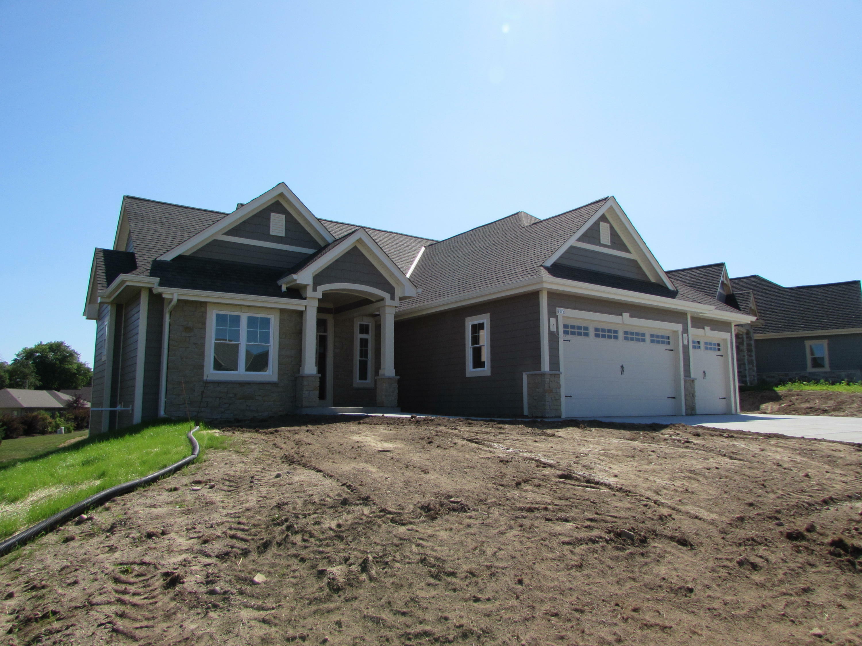 Property Photo: 1510 Schloemer Dr WI 53095
