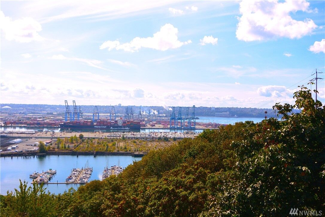 Property Photo: 1140 Browns Point Blvd NE 5 WA 98422