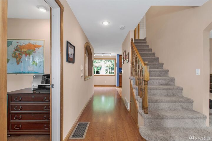 Property Photo:  3240 Eastland Cir SE  WA 98501 