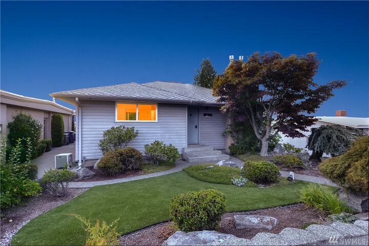 10729 Crestwood Dr S  Seattle WA 98178 photo