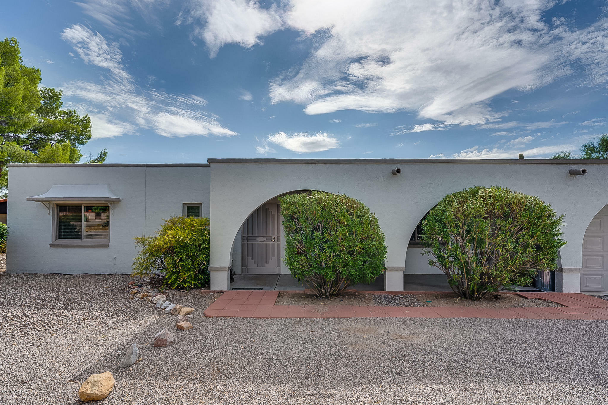 Property Photo:  140 W Paseo Tesoro  AZ 85614 