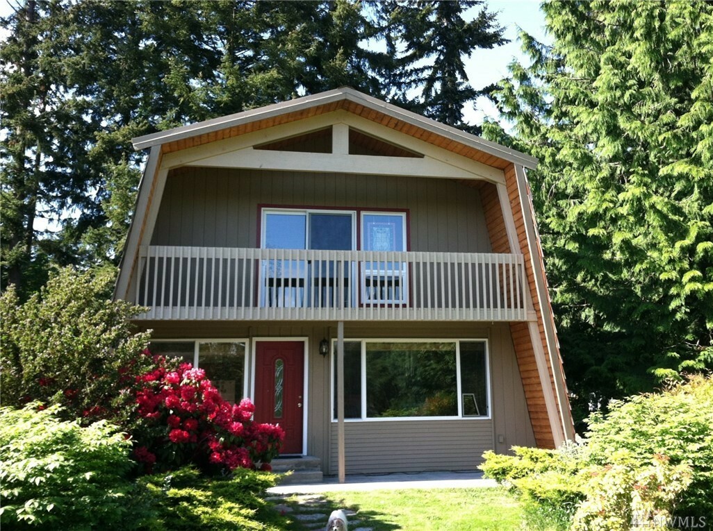 Property Photo:  66 Kalama Place  WA 98257 