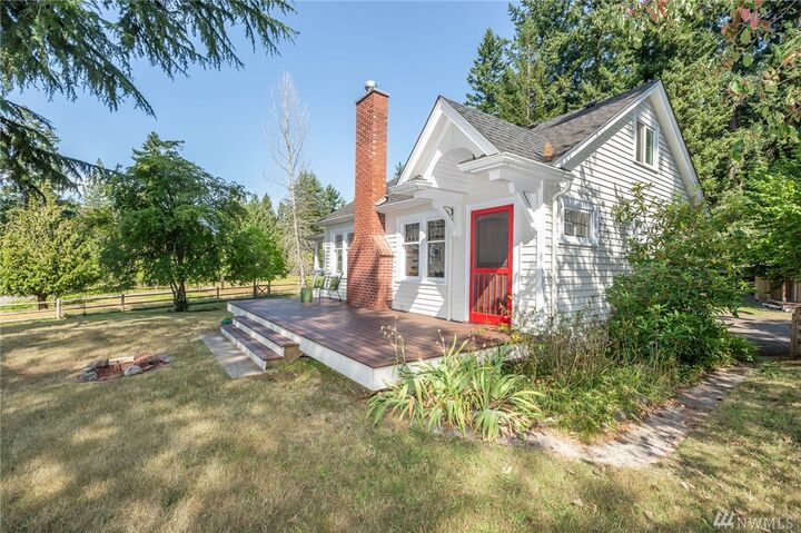 16120 Crescent Dr SW  Vashon WA 98070 photo