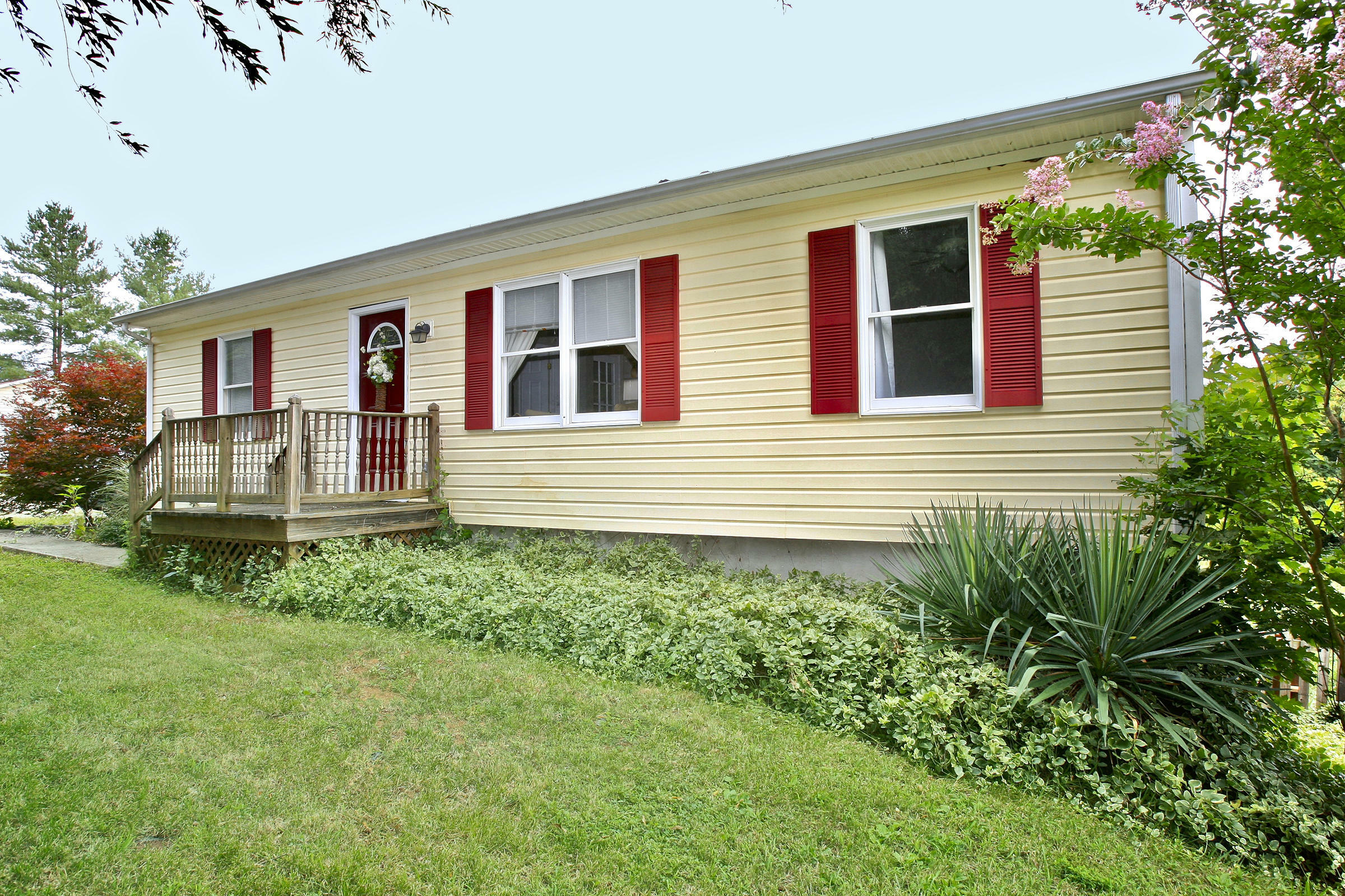 Property Photo:  250 Sandlewood Rd  VA 24184 