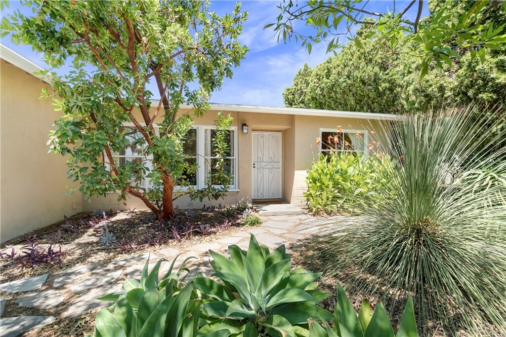 Property Photo: 117 W Blaine Street CA 92507