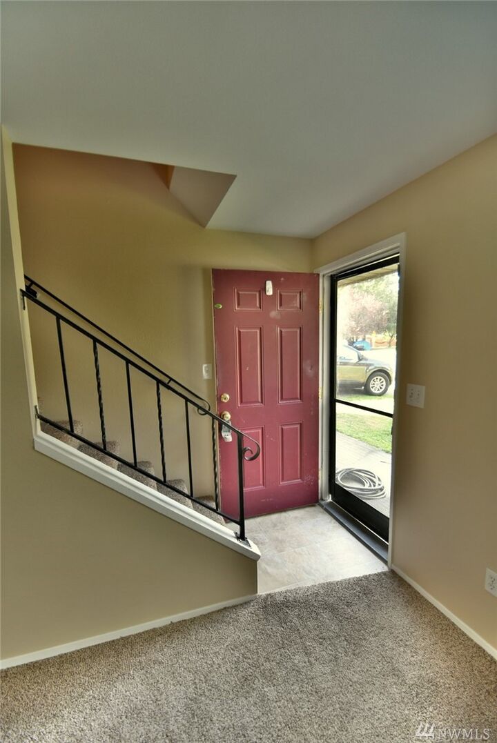 Property Photo:  9207 Sharon Dr 2  WA 98204 