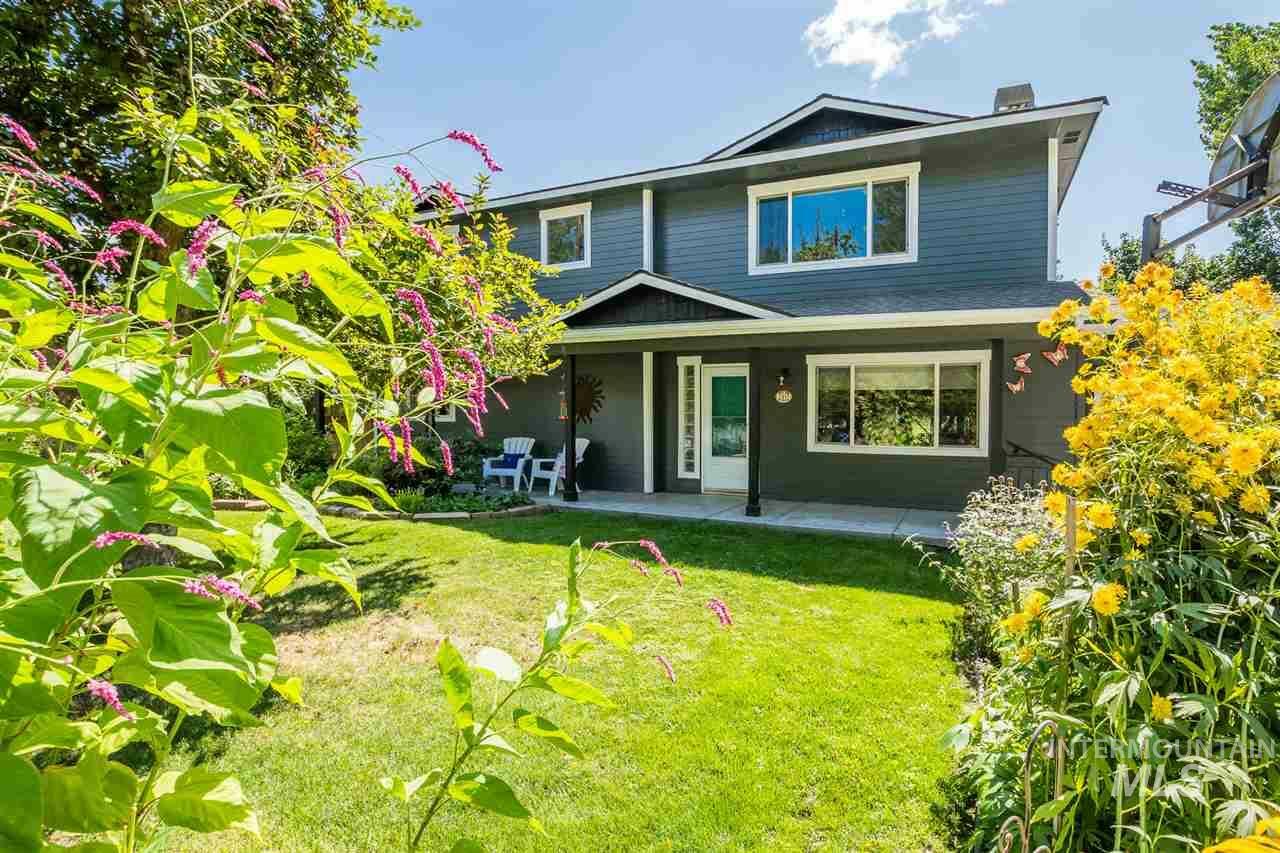 Property Photo: 2417 W Menlo Dr. ID 83702