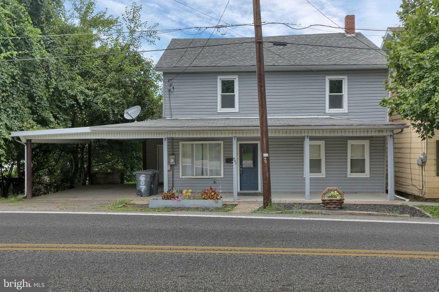 Property Photo:  607 E Center Street  PA 17061 