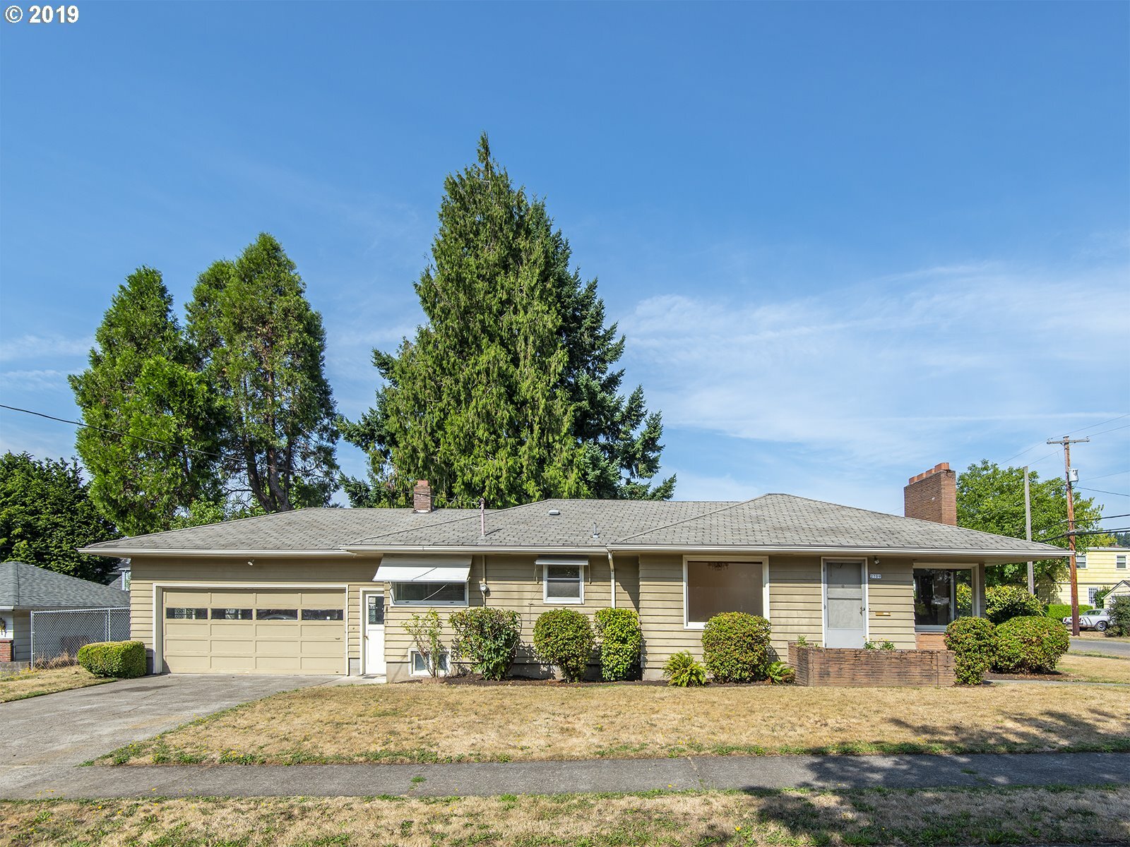 Property Photo:  2709 SE 79th Ave  OR 97206 