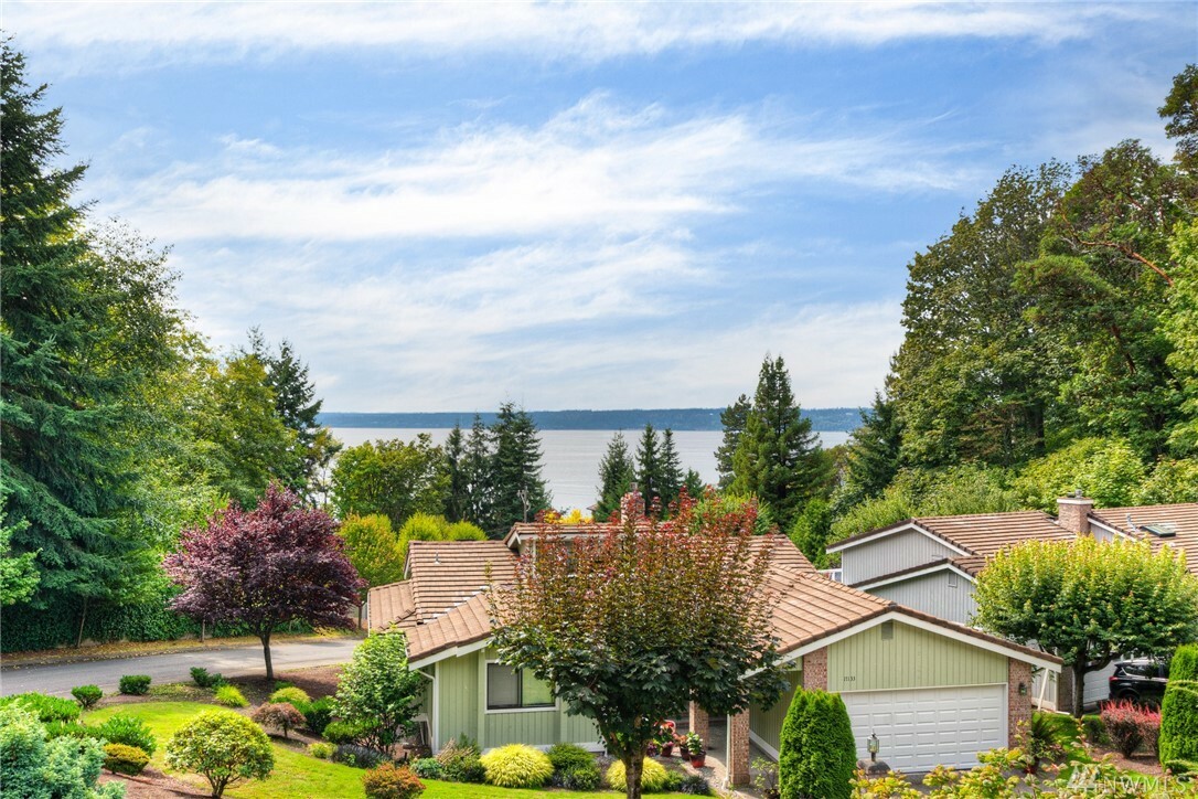 Property Photo:  17115 23rd Place SW 8  WA 98166 