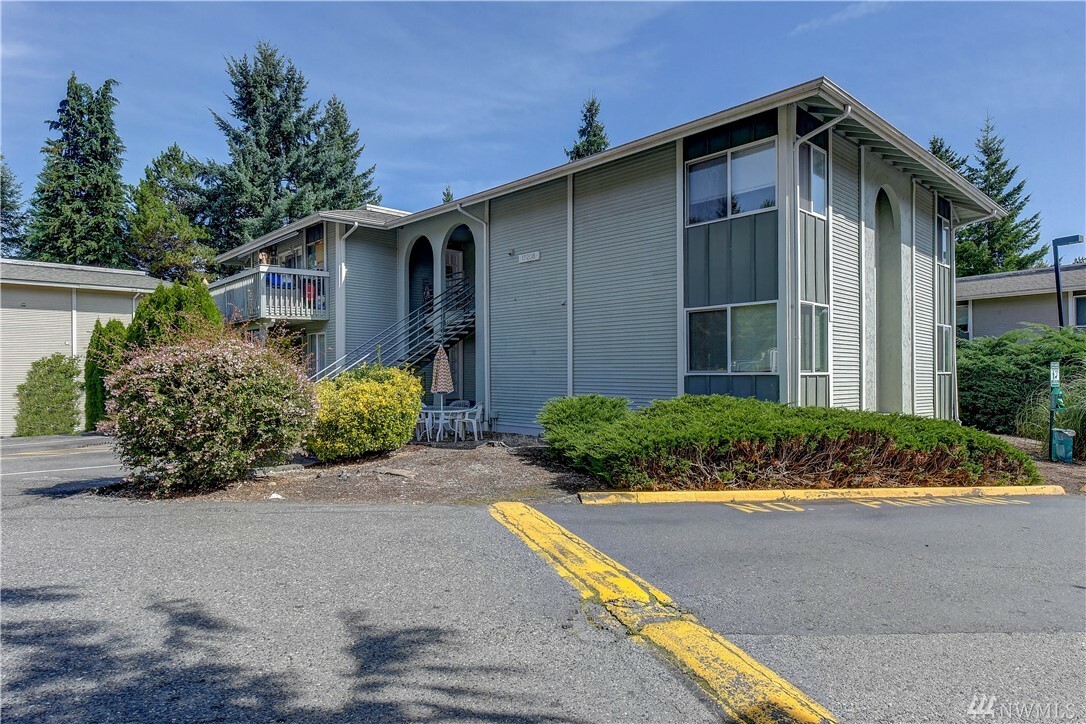 Property Photo:  17208 NE 45th St 67  WA 98052 