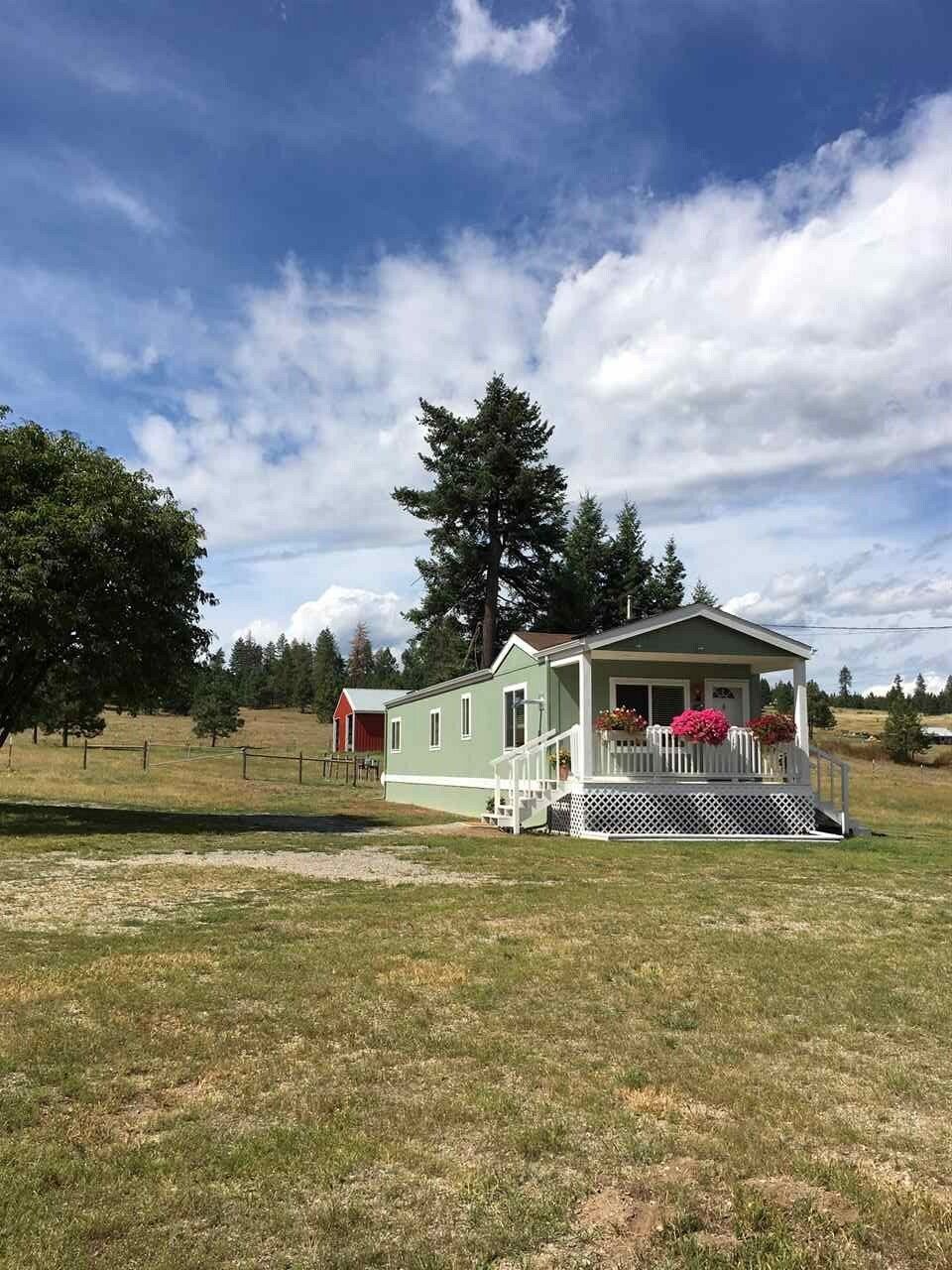 Property Photo:  841 Horseshoe Lake Rd  WA 99006 