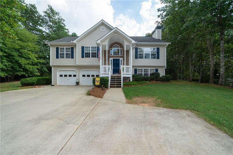 Property Photo:  206 Red Fox Court   30114 