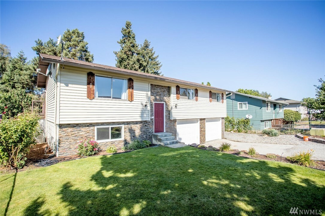 Property Photo:  120 Ridgemont Dr  WA 98802 