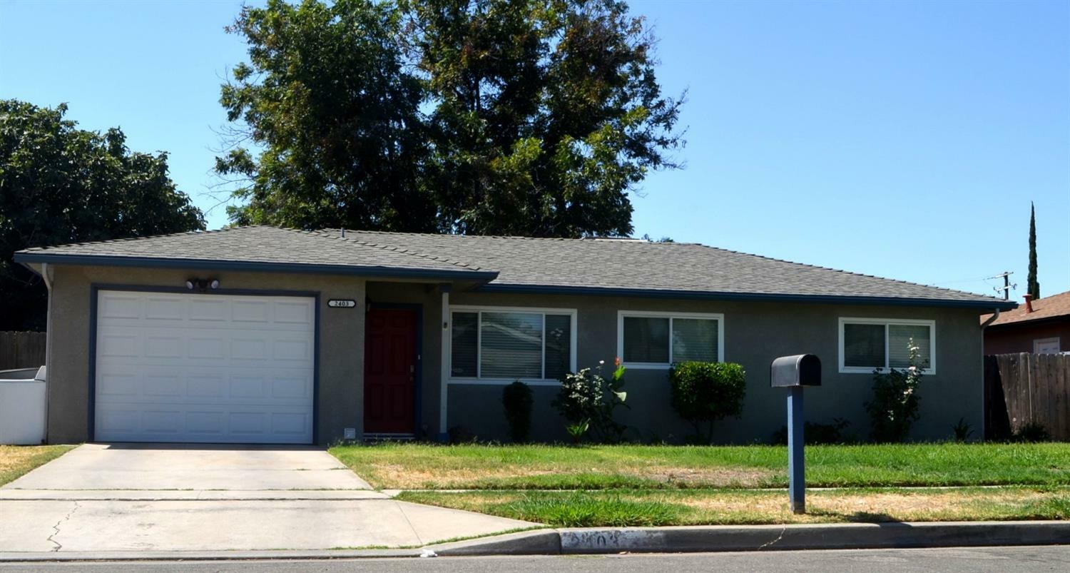 Property Photo:  2403 W Indianapolis Avenue  CA 93705 