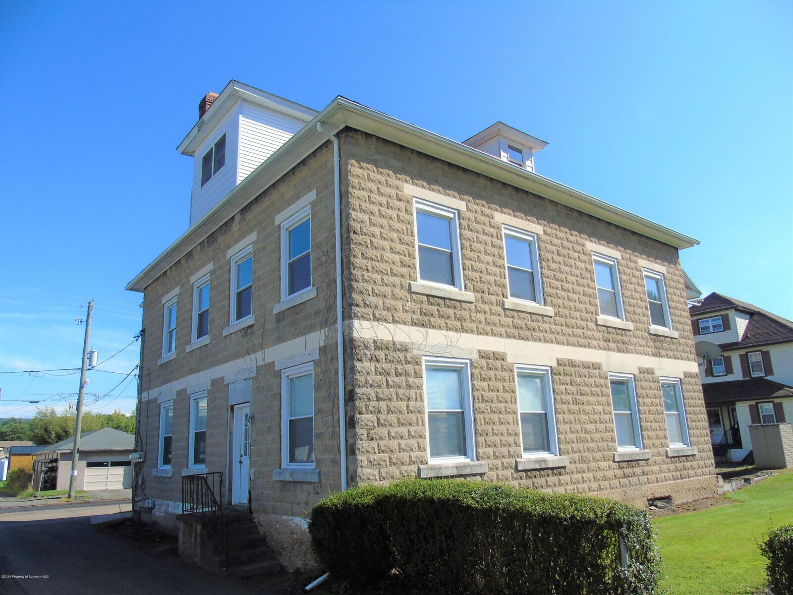 Property Photo:  127 Brook Street  PA 18452 