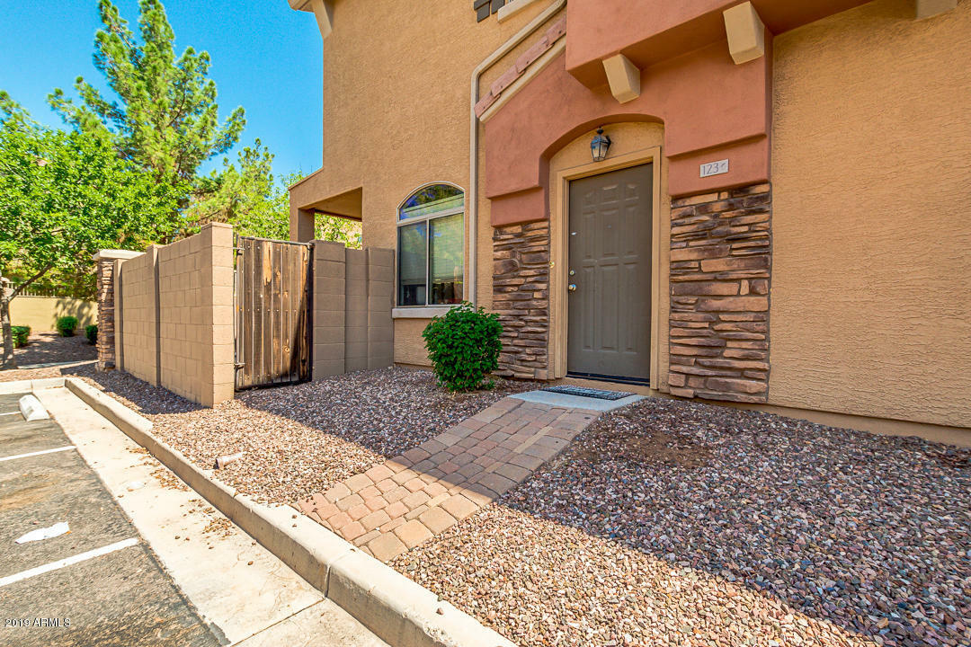 Property Photo:  2024 S Baldwin Drive 123  AZ 85209 