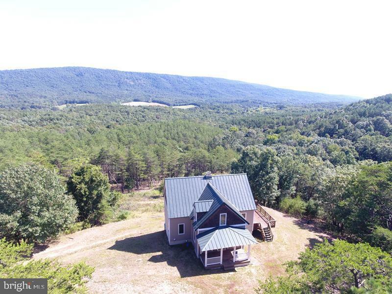 Property Photo:  1717 Green Ridge Drive  WV 26763 