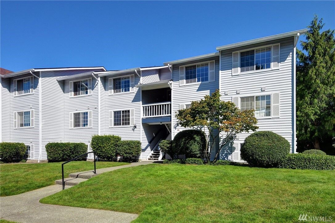 Property Photo: 7453 Newcastle Golf Club Rd F101 WA 98059