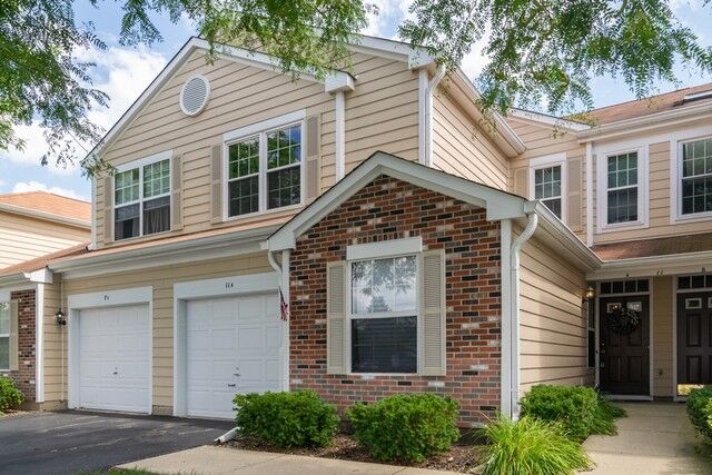 Property Photo:  11 Polk Court A  IL 60107 