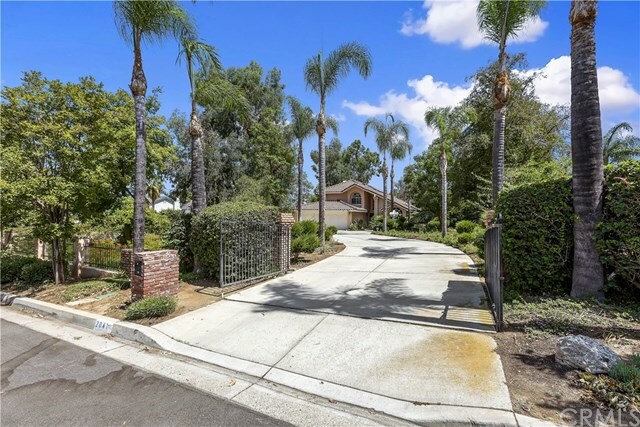 Property Photo:  2041 Country Hills Lane  CA 92503 