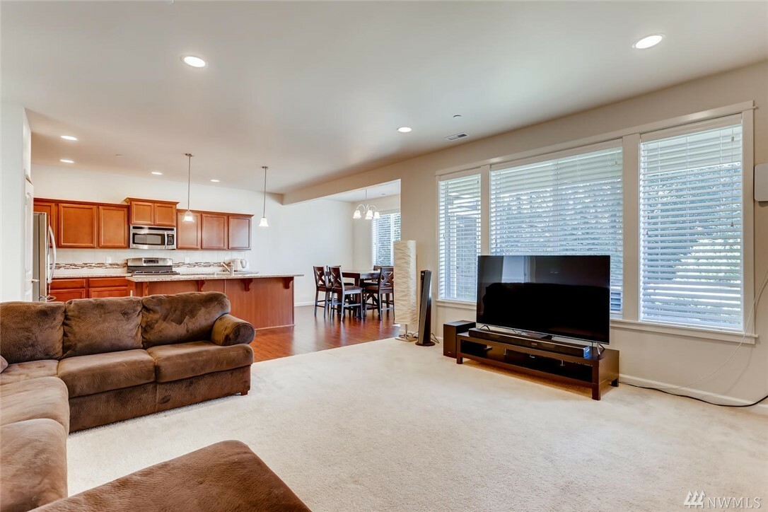 Property Photo:  20919 123rd Place SE  WA 98031 