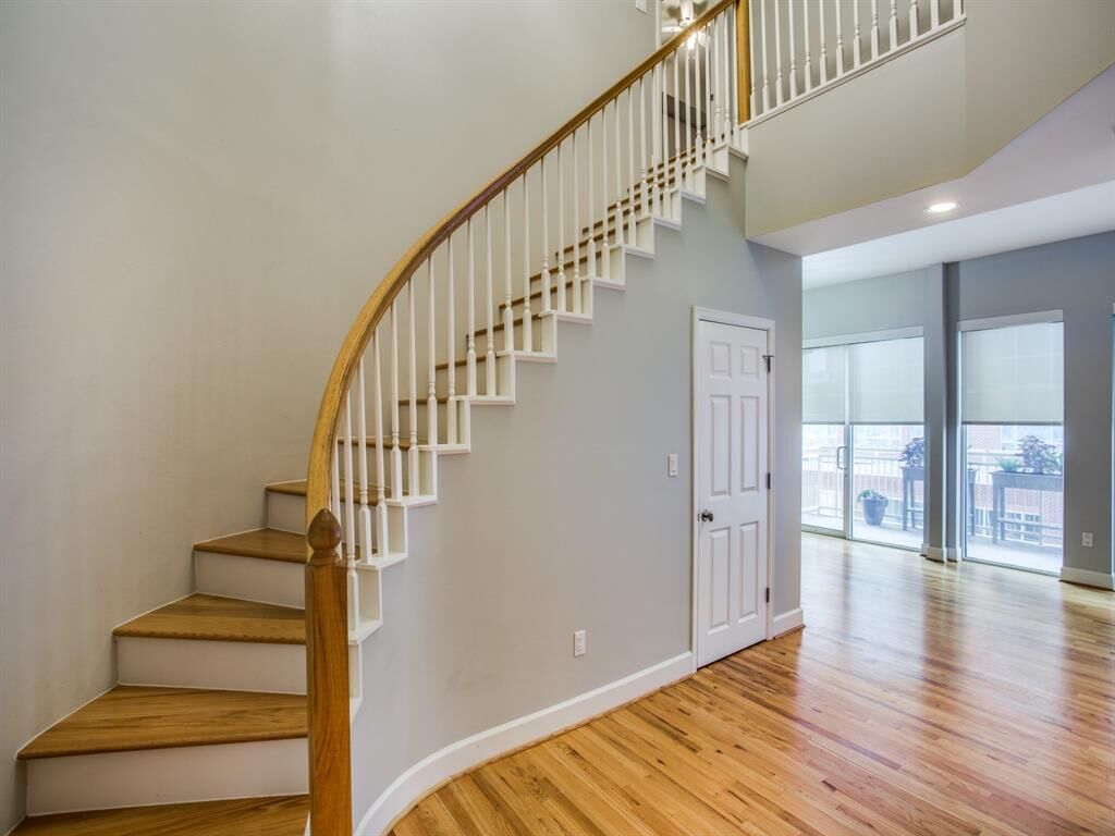 Property Photo: 2520 Robinhood Street 609 TX 77005