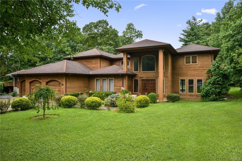 Property Photo:  4 Windward Avenue  NY 10605 