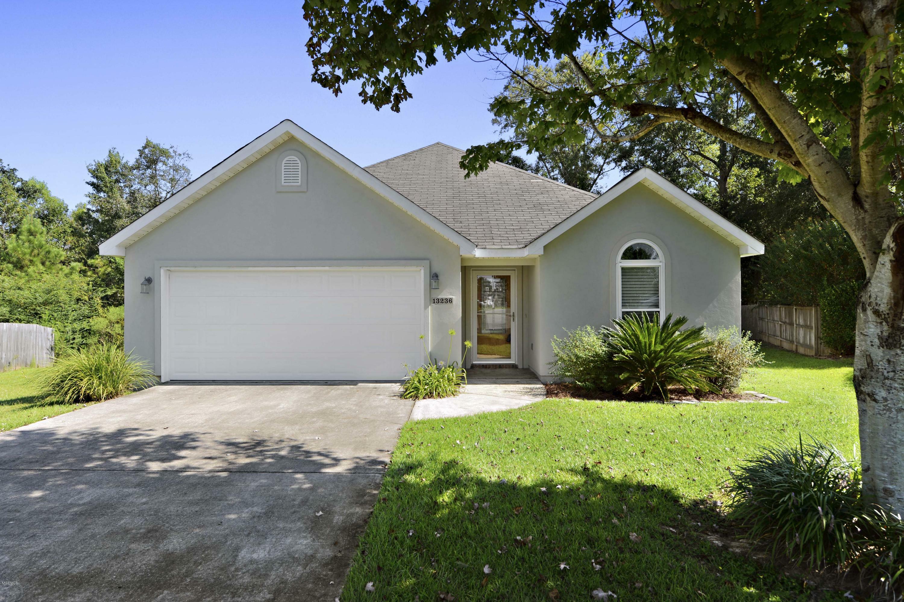 Property Photo: 13236 Anne Court MS 39503