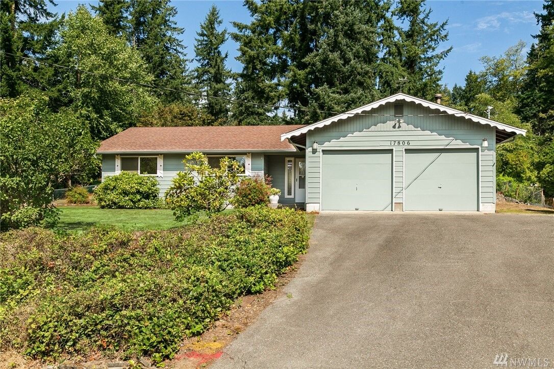 Property Photo: 17806 SE 146th St WA 98059
