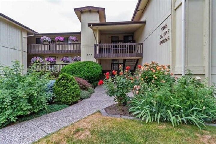 844 W Cliff Dr Unit 105  Spokane WA 99204-3751 photo
