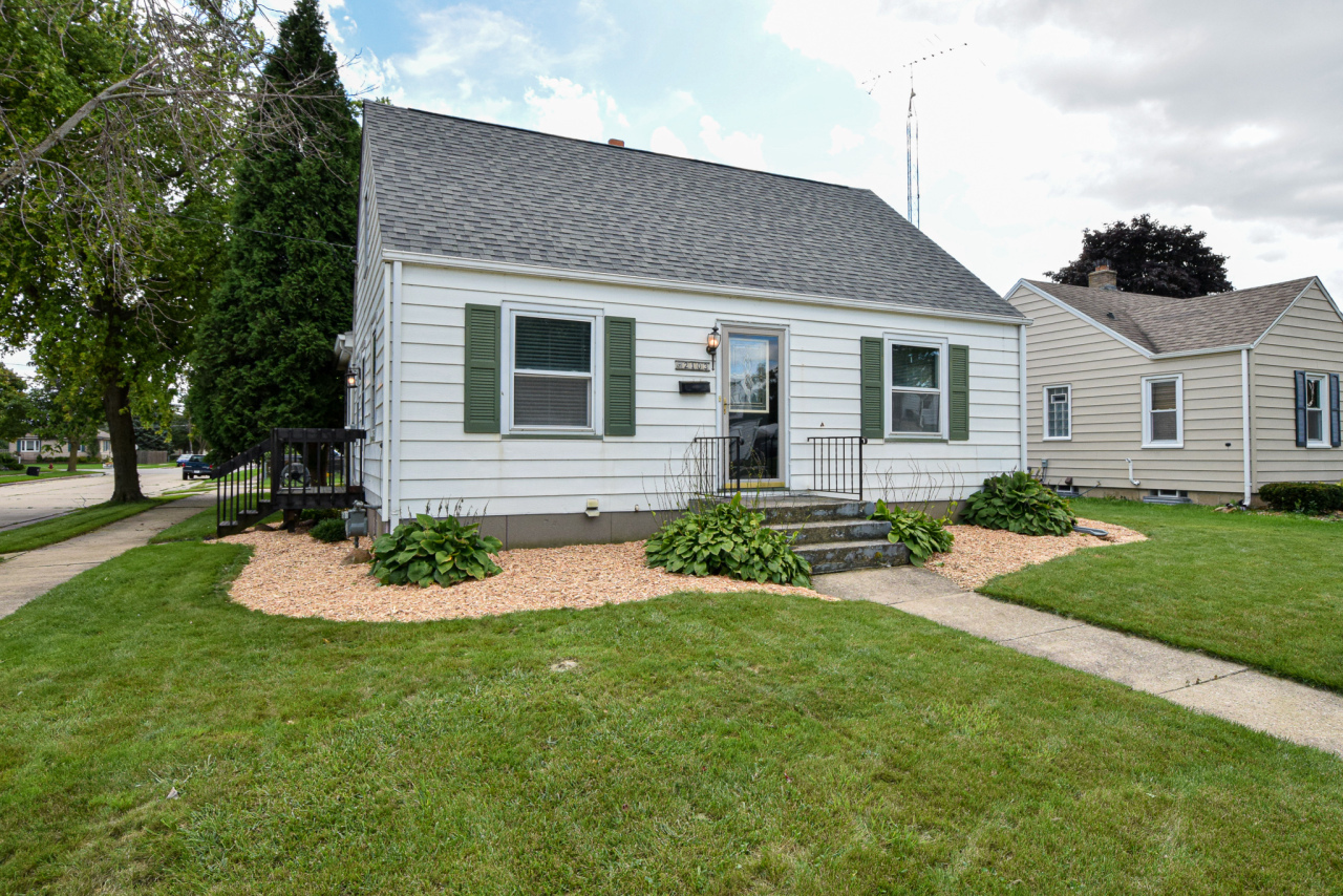 Property Photo: 2103 30th St WI 53140
