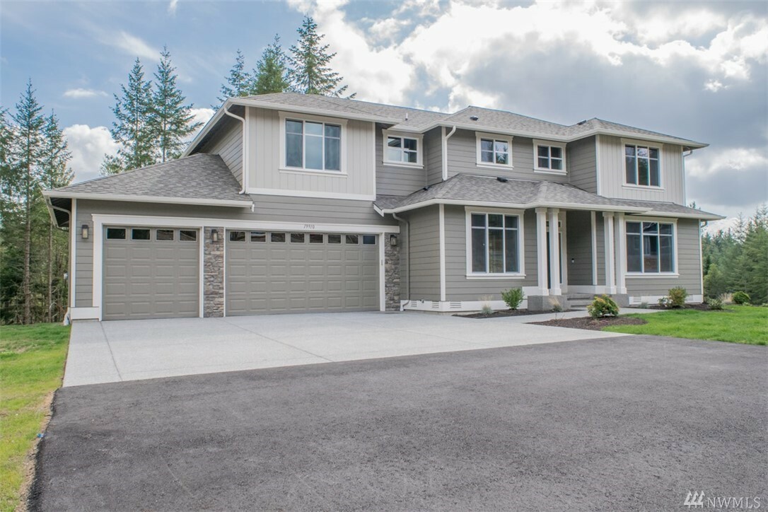 Property Photo: 7711 199th Ave SE 11 WA 98290