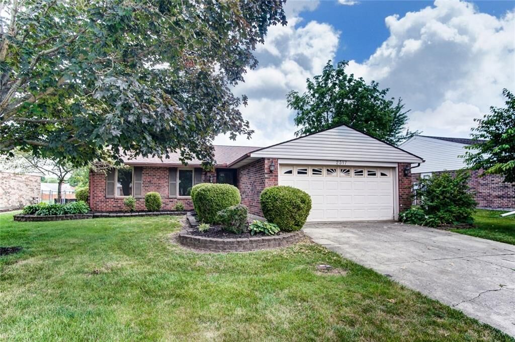 Property Photo: 2317 Windsor Village Drive OH 45342