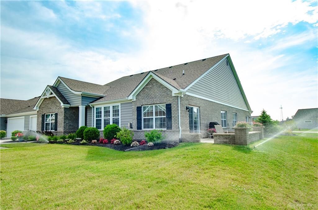 Property Photo: 1319 Bourdeaux Way OH 45458