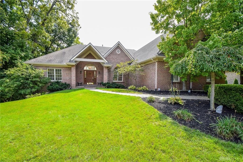 Property Photo: 3881 Sable Ridge Drive OH 45305