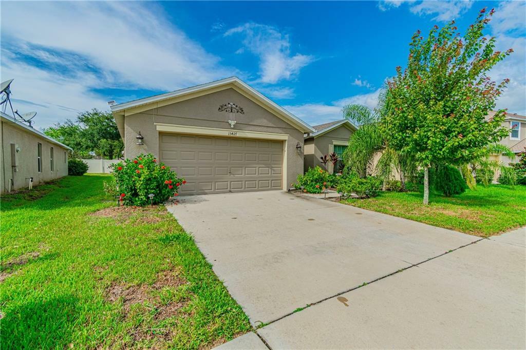 Property Photo:  15427 Long Cypress Drive  FL 33573 