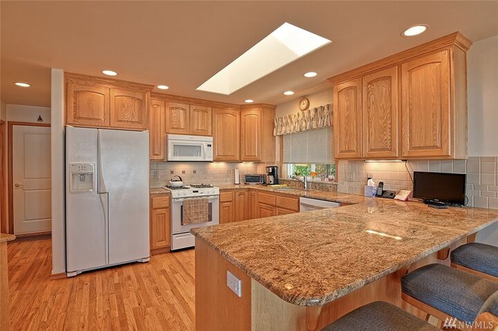 Property Photo: 1288 Country Club Dr WA 98282