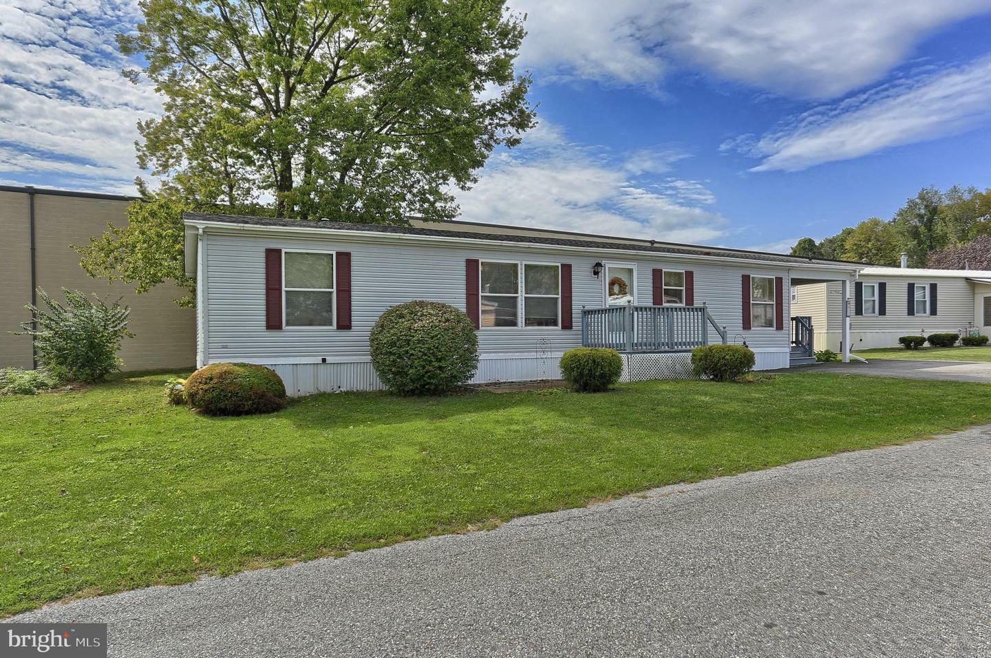 Property Photo:  418 Ginger Circle  PA 17402 