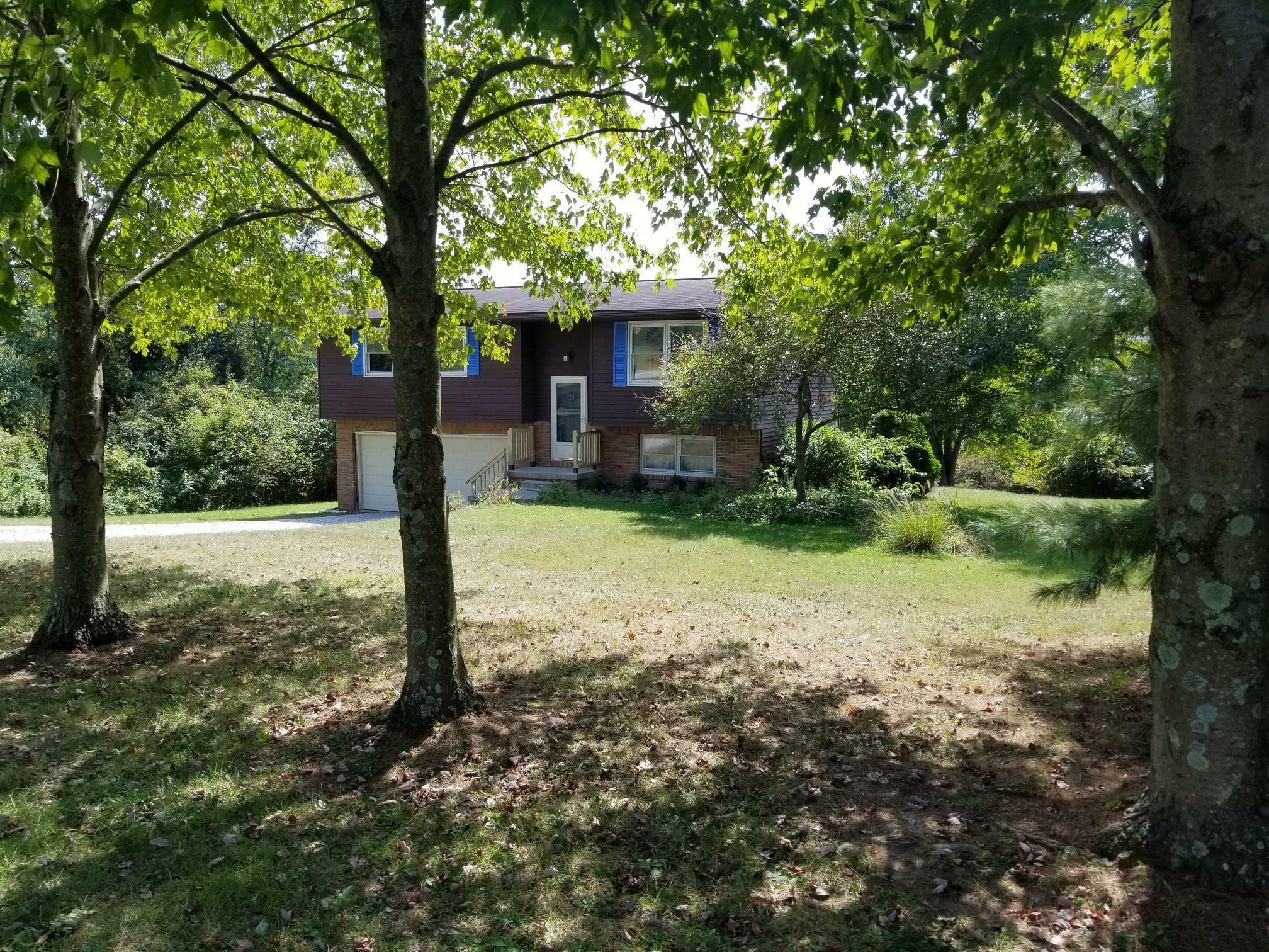 Property Photo:  21 Spring Drive NE  OH 43055 