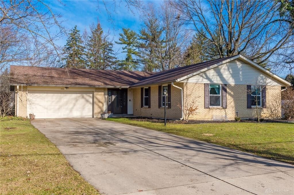 Property Photo: 871 E Whipp Road OH 45459