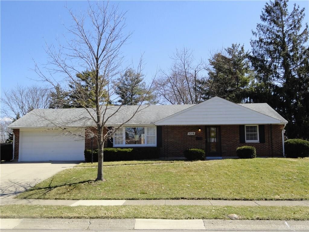 Property Photo: 3216 Powhattan Place OH 45420