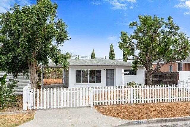 Property Photo:  2729 E 56th Way  CA 90805 